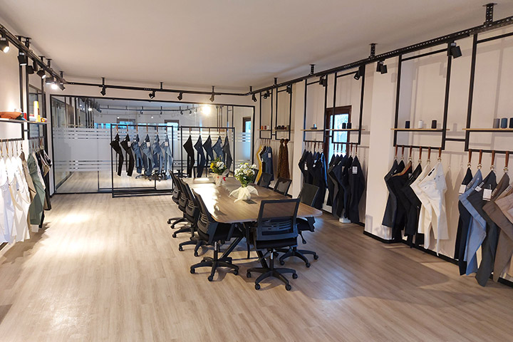 Akın Showroom